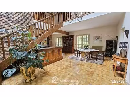 maison 6 pièces 197 m²