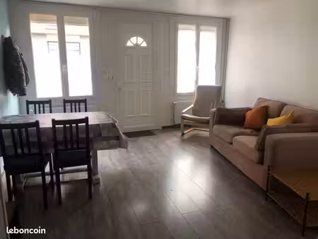 vend maison de rue