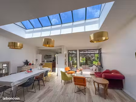 maison lumineuse avec extension contemporaine