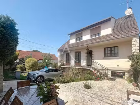 maison 6 pièces 141 m²