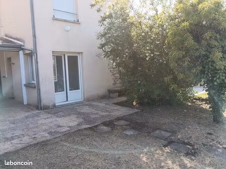 appartement t2 niort proche centre-ville avec jardin : 650