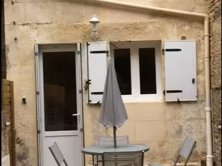niort hypercentre – charmante maison de ville avec cour fermée et dépendance