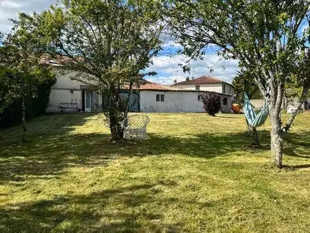 ? maison avec grand jardin – 130 m² – secondigny (79130)