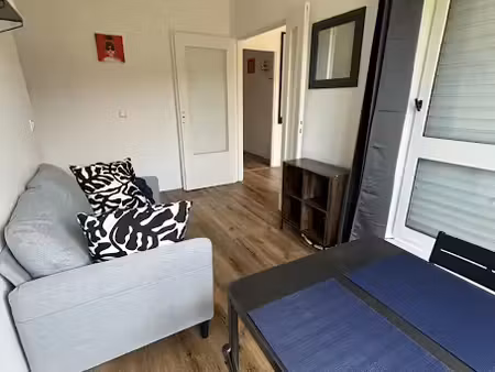 location meublée appartement 5 pièces 99 m² à évry-courcouronnes (91000)  450 €
