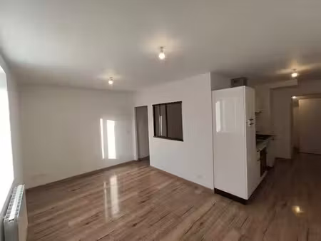 location appartement 2 pièces 42 m² à le grand-lemps (38690)  630 €