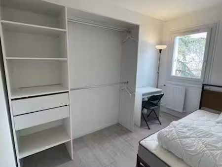 location meublée appartement 1 pièce 11 m² à melun (77000)  530 €