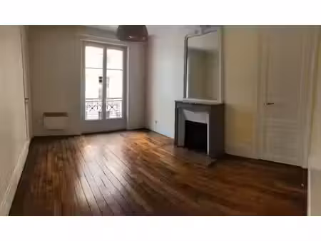 location appartement 2 pièces 37 m² à paris 9ème (75009)  1 250 €