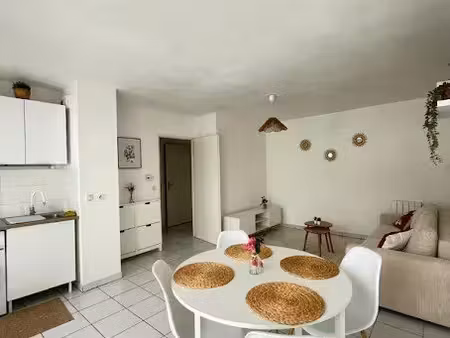 location meublée appartement 2 pièces 42 m² à toulouse (31000)  780 €