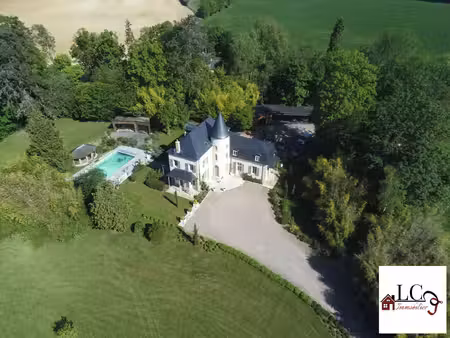 château  ancien relais de chasse datant de 1750 env