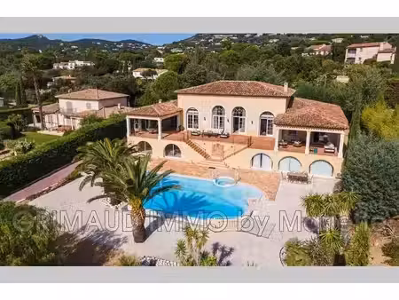 villa dans domaine  vue mer  piscine  a pied des plages