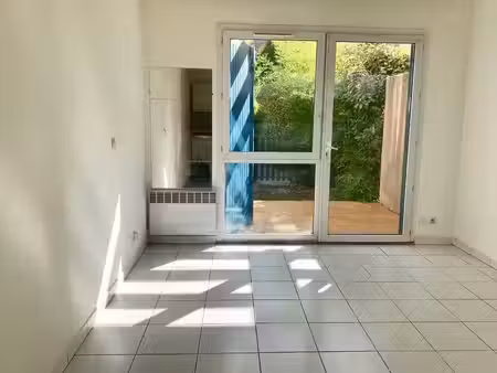 location appartement 1 pièce 18 m² à aix-en-provence (13080)