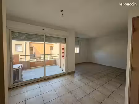 à vendre t2 + parking résidence sécurisée althen des paluds
