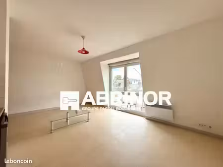 studio 1 pièce 28 m²