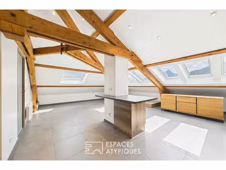 appartement mansardé avec jardin proche du lac