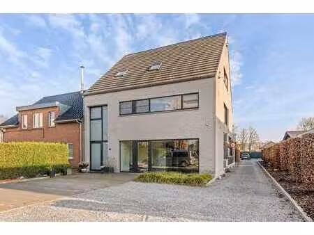 appartement duplex exclusif avec terrasse ensoleillée et jar