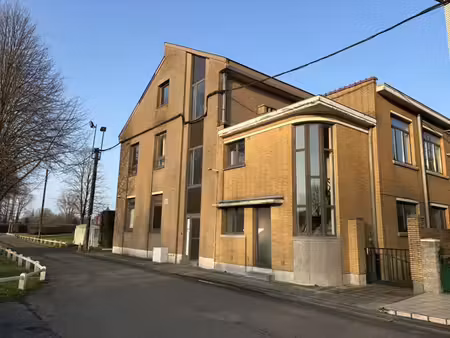 bâtiment semi-industriel à vendre dans un cadre verdoyant
