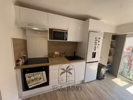 studio de 27 m2 avec balcon port de bandol