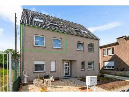 gezellig appartement met 2 slaapkamers  terras en garage ...