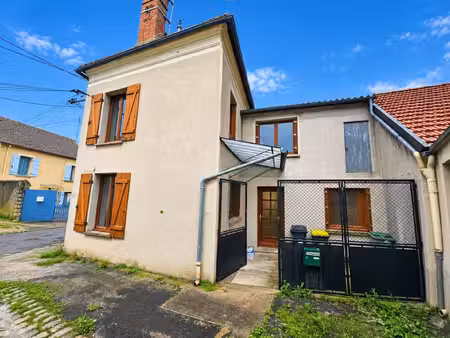 maison 2 chambres en plein centre de beaumont-du-gâtinais