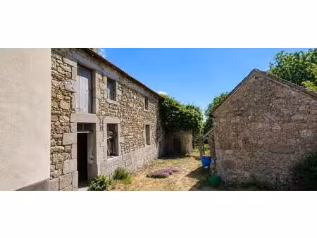 corps de ferme à restaurer