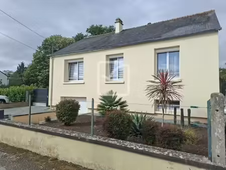 maison rénovée sous-sol   2 chambres terrain 741 m2