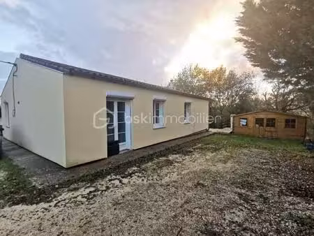 maison de 102 m² à montlieu-la-garde