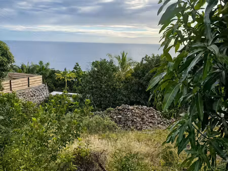 terrain constructible avec vue mer à l'étang saint-leu