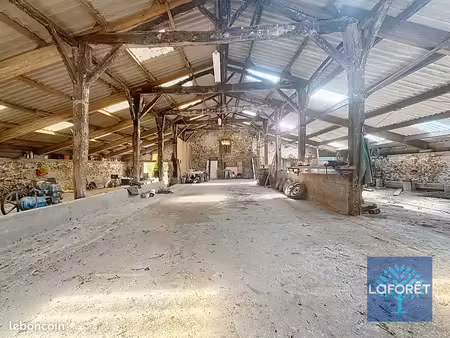 grange 1 pièce 350 m²