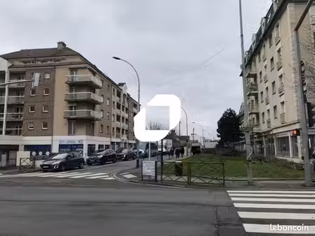 local commercial 245 m²