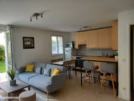 f2 meublé tout confort avec jardin/terrasse et parking