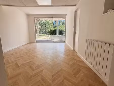 local commercial 63 m² - square des émailleurs  limoges