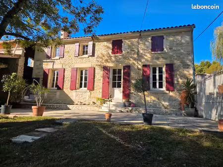 charentaise 176 m² avec dépendances