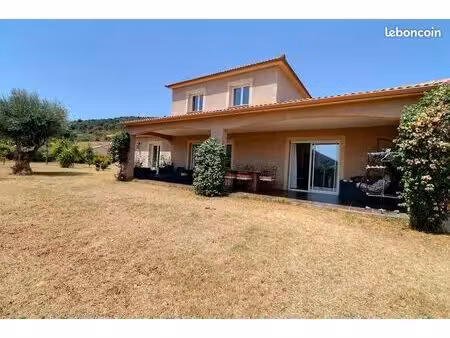 villa 7 pièces 167 m²