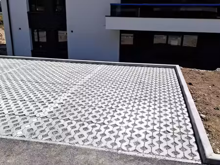 parking 13 m² ornex