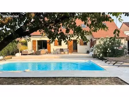 maison familiale entièrement rénovée-133m2-piscine et spa- trouy nord