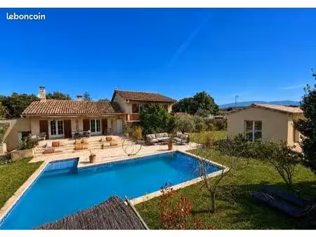 location villa 14 couchages