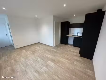 t2 rénové à louer barsac 625 euros
