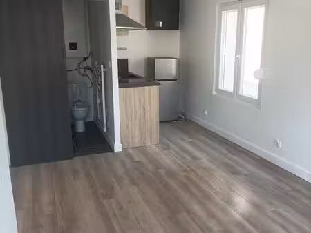 studio 18m2 avec terrasse montrapon