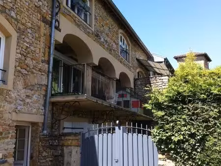 beau t3 dans petit château
