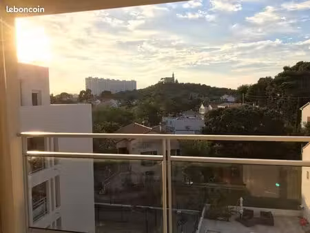 location studio 28 m2 proche luminy marseille 13009