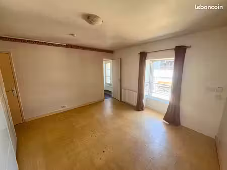 studio 1 pièce 26 m²