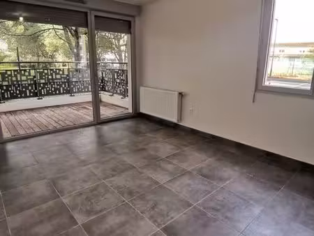 appartement 3 pièces avec terrasse et parkings