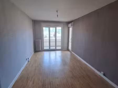 joli t3 dans résidence calme et bien située