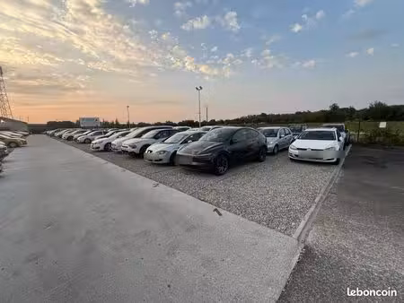 parking camping cars  vans  bateaux