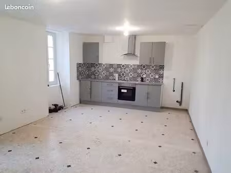 location aumagne 17