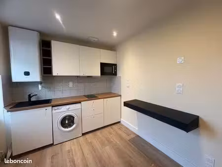 ? t2 de 27 m2 - rénové avec cour privative - quartier université