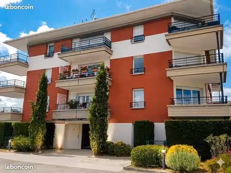 grand t2 meublé de 53 m2 dans residence de standing ascenseur balcon parking