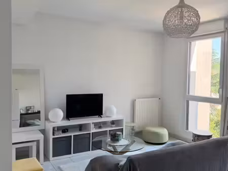 barriere de paris t2 meublé de 45m² + parking