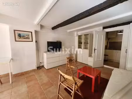 studio 1 pièce 28 m²