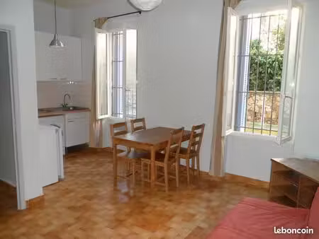 studio 1 pièce 27 m²
